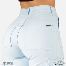 Cargar imagen en el visor de la galería, CARGO PANTS  AZUL BEBE 1200-129
